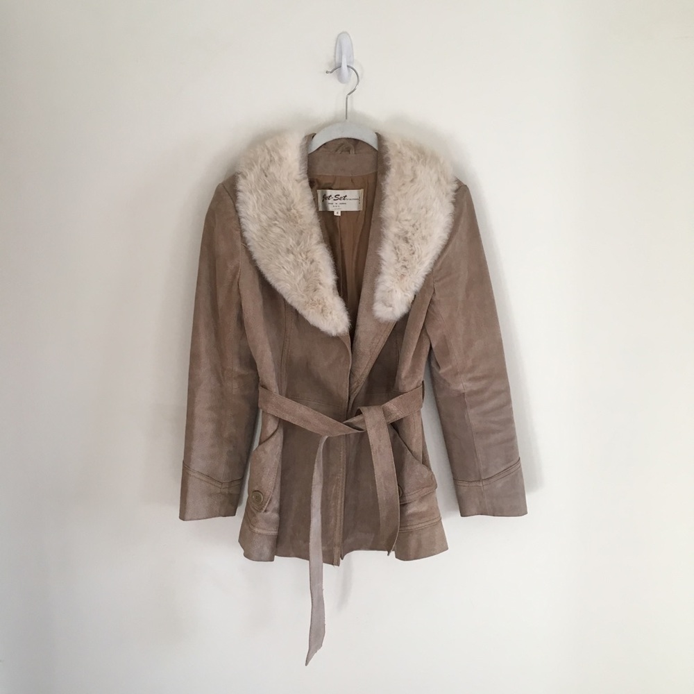VINTAGE 70’s tan suede jacket with fur collar sz 8